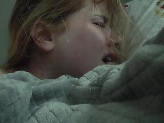 Devote Studentin wird in alle Löcher gefickt