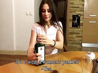 Ein italienisches Girl mit geilen Titten lässt sich vom dicken Schwanz die Möse besamen - italischer Amateursex