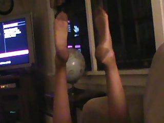 Junges Luder in die enge Pussy gefickt