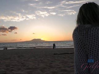 Heisser Date mit Peyton Coast endet mit Sperma im cooch