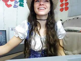 Teen ölt sich die füsse ein