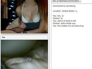 Mädel mit perfekten Körper zeigt ihre Titten