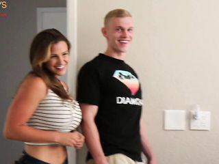 Studentin lässt sich von ihrer Freundin beim ficken filmen