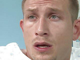 Sie kann nicht genug vom Schwanz des Arztes bekommen - Milf mit großen Titten