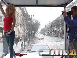 Hardcore Sex in der Öffentlichkeit - outdoor Sex mit Monique Woods