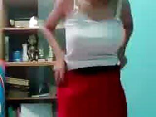 Heisse Asiatin stellt ihren perfekten Körper zur Schau