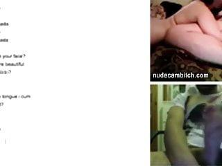 Sexy Brünette zeigt ihre großen natürlichen Titten vor der Webcam