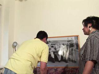 Sie braucht einen harten Fick und eine große Pussy