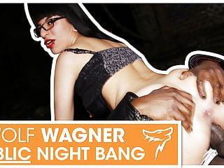 Deutsches Emo Girl wird im Auto in den Arsch gefickt - deutscher Sex im Auto