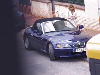 Französische Mutter beim Sex in der Öffentlichkeit - sie bekommt die Wichse in die Fotze