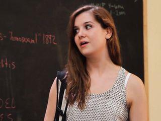 Milf und Teen Schlampe beim Lesbensex